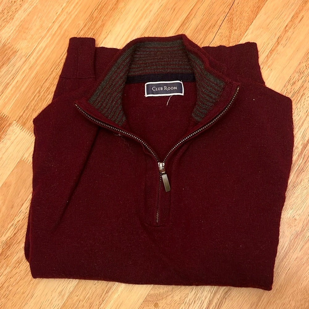 Club room men’s sweater vest